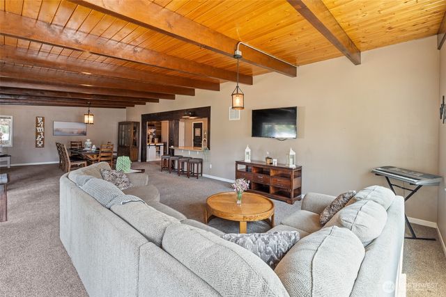 1598 Tedford Street SE, East Wenatchee, WA 98802