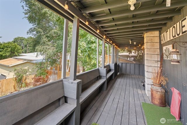 1598 Tedford Street SE, East Wenatchee, WA 98802