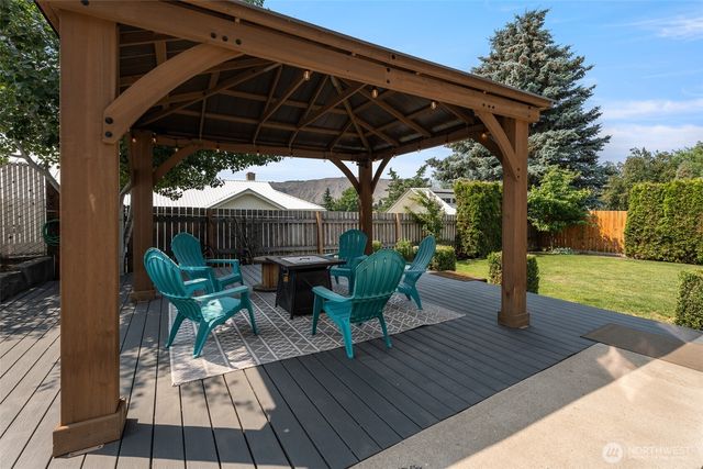 1598 Tedford Street SE, East Wenatchee, WA 98802