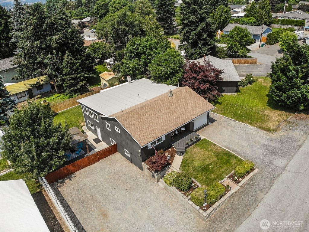 1598 Tedford Street SE, East Wenatchee, WA 98802