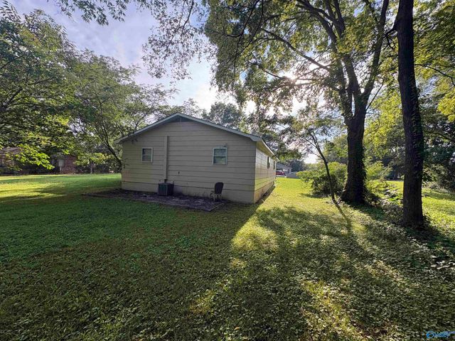 306 NW 12th Avenue, Decatur, AL 35601