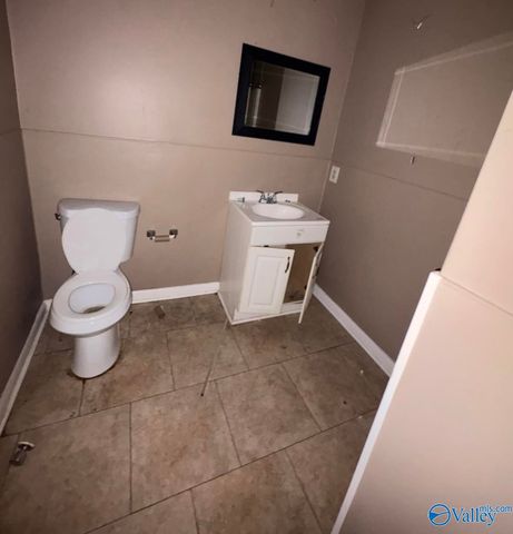 306 NW 12th Avenue, Decatur, AL 35601