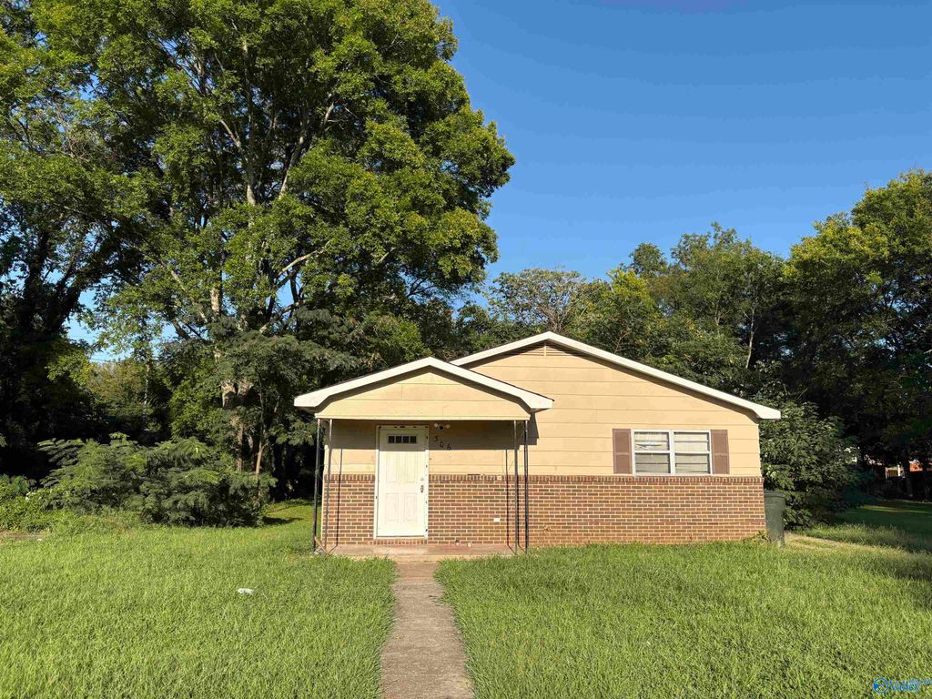 306 NW 12th Avenue, Decatur, AL 35601