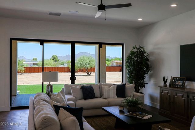 38133 N 29TH Avenue, Phoenix, AZ 85086