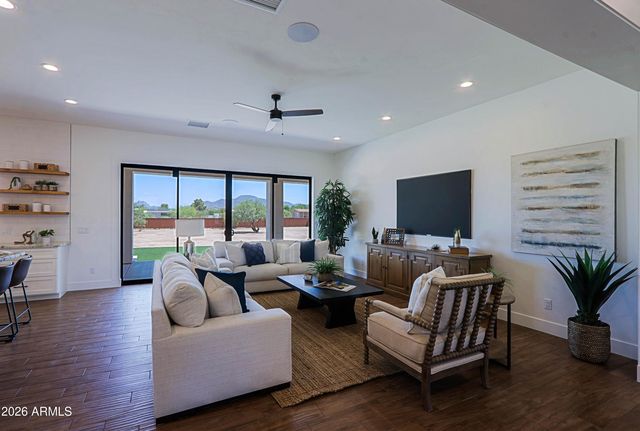 38133 N 29TH Avenue, Phoenix, AZ 85086