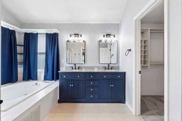 8612 Charleston Woods Drive, Deerfield Twp., OH 45040