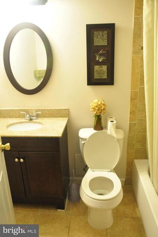 8000 CHANUTE PL, Falls Church, VA 22042