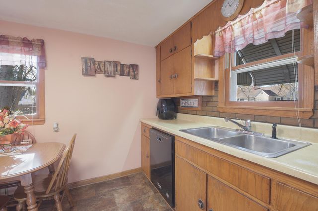 226 32nd Avenue N, Saint Cloud, MN 56303