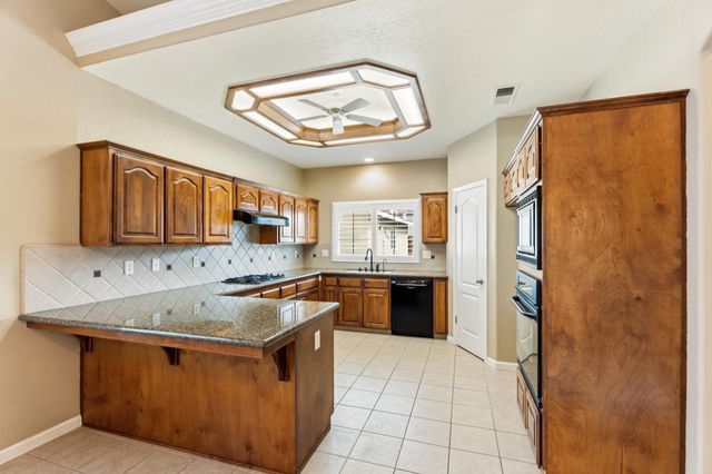 1929 N Harvard Avenue, Clovis, CA 93619