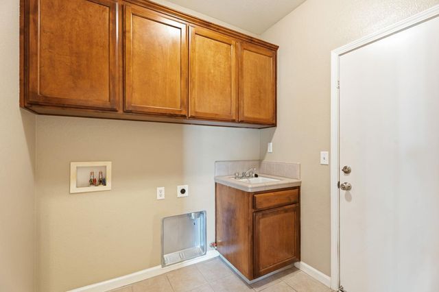 1929 N Harvard Avenue, Clovis, CA 93619