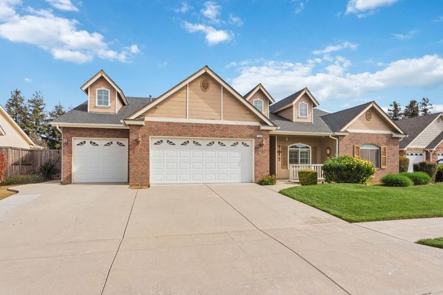 1929 N Harvard Avenue, Clovis, CA 93619