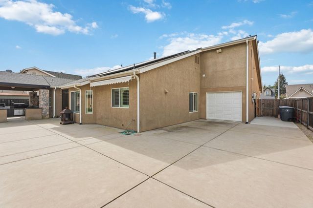 1929 N Harvard Avenue, Clovis, CA 93619