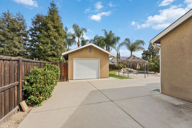 1929 N Harvard Avenue, Clovis, CA 93619