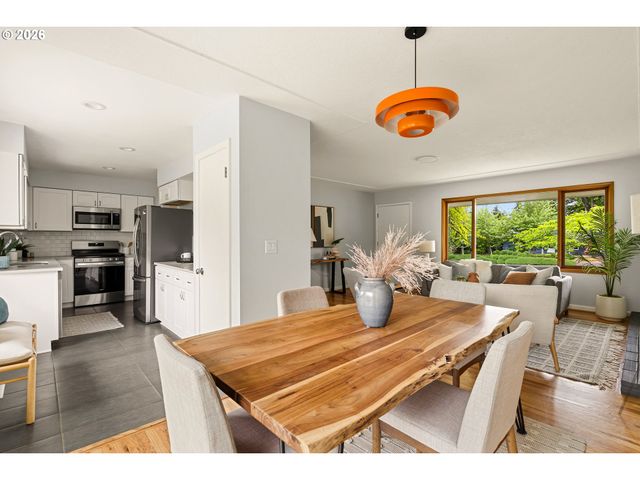 1100 Se 114TH Pl, Portland, OR 97216