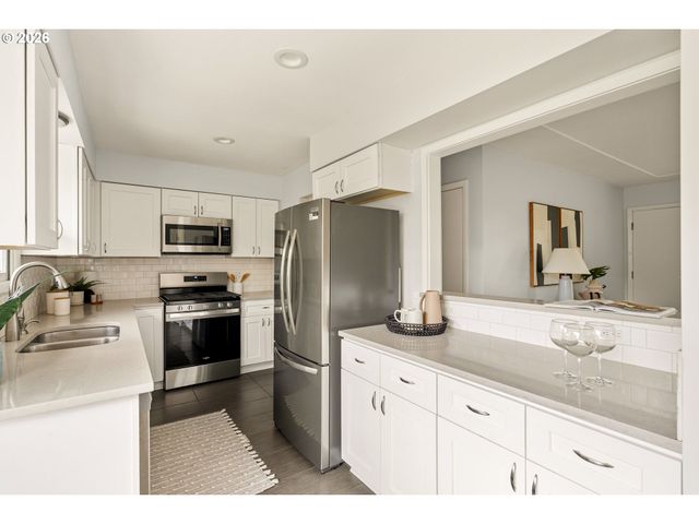 1100 Se 114TH Pl, Portland, OR 97216