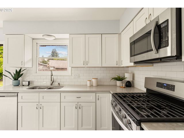 1100 Se 114TH Pl, Portland, OR 97216