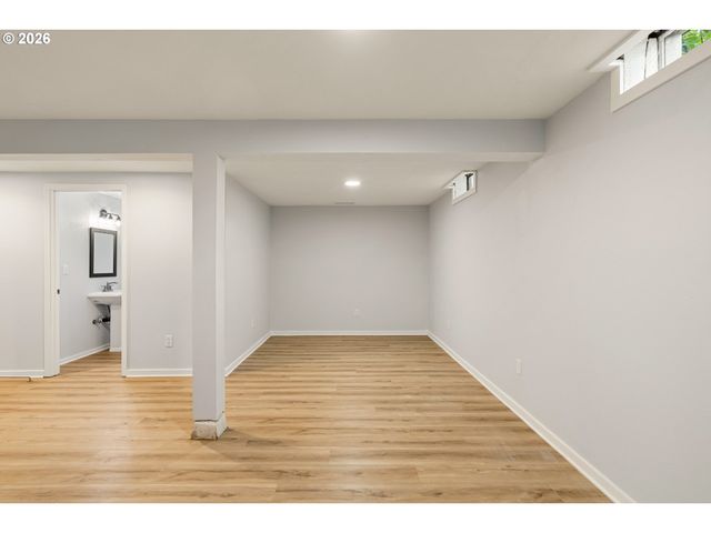 1100 Se 114TH Pl, Portland, OR 97216