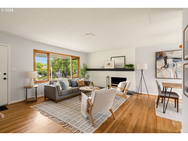 1100 Se 114TH Pl, Portland, OR 97216