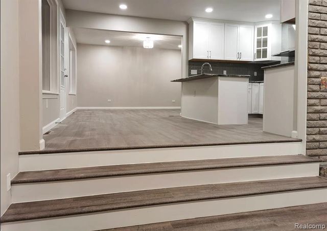 3840 Iris Drive, Waterford, MI 48329