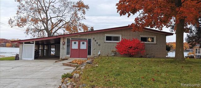 3840 Iris Drive, Waterford, MI 48329