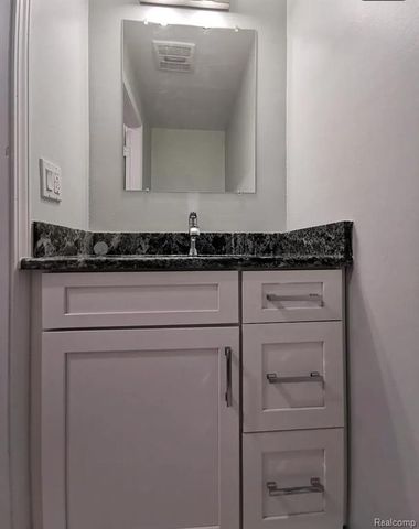 3840 Iris Drive, Waterford, MI 48329