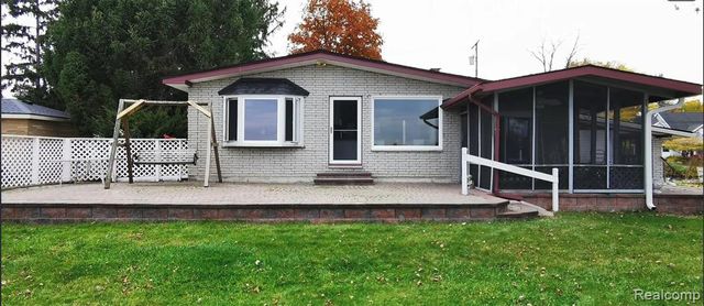 3840 Iris Drive, Waterford, MI 48329