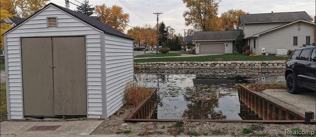 3840 Iris Drive, Waterford, MI 48329