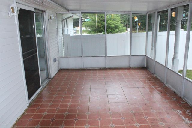 254 Admiral Avenue, Beachwood, NJ 08722