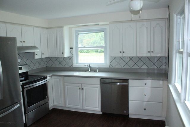 254 Admiral Avenue, Beachwood, NJ 08722