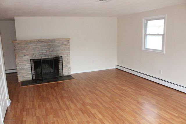 254 Admiral Avenue, Beachwood, NJ 08722