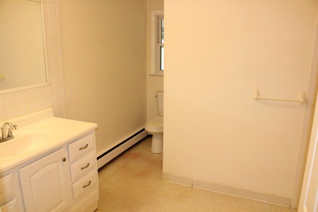 254 Admiral Avenue, Beachwood, NJ 08722