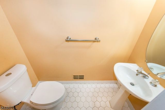 10 Gannet Ct, Wayne Twp., NJ 07470