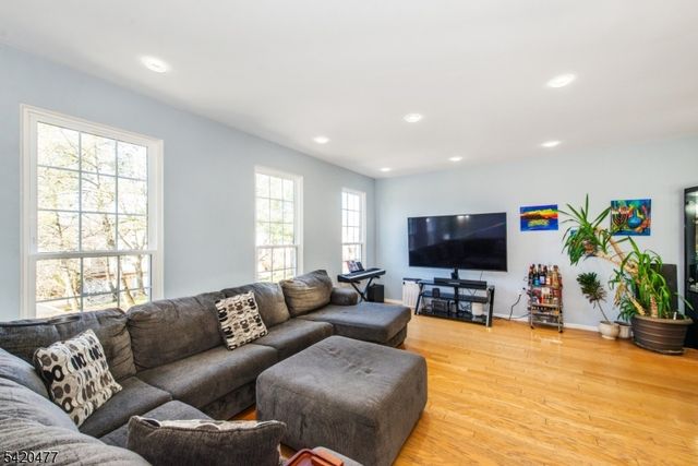 10 Gannet Ct, Wayne Twp., NJ 07470