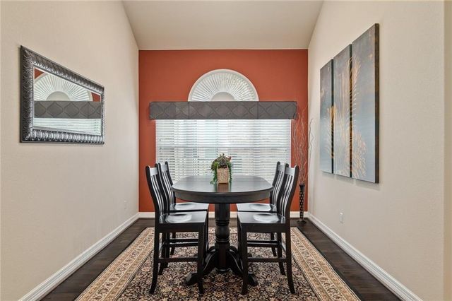 205 Lake Como DR, Lakeway, TX 78734