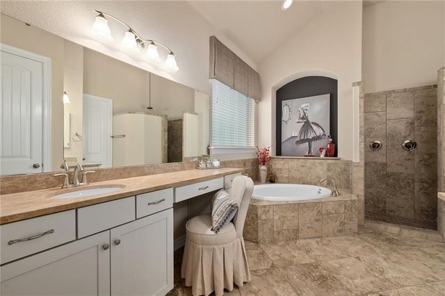 205 Lake Como DR, Lakeway, TX 78734