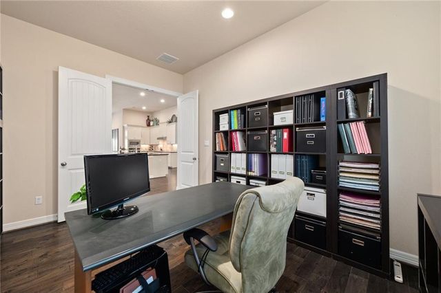 205 Lake Como DR, Lakeway, TX 78734
