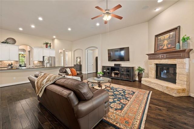 205 Lake Como DR, Lakeway, TX 78734