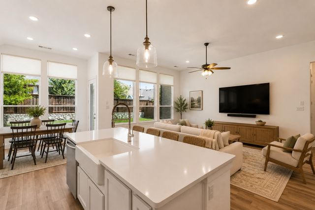 1616 Mcdougall Creek, Van Alstyne, TX 75495