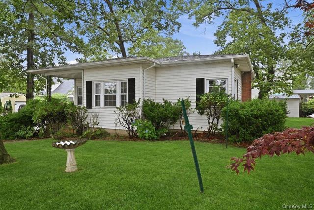 89 W 4th Street, Ronkonkoma, NY 11779