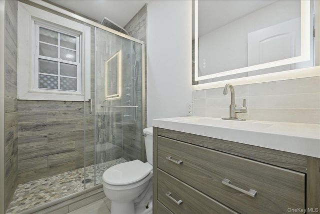 89 W 4th Street, Ronkonkoma, NY 11779
