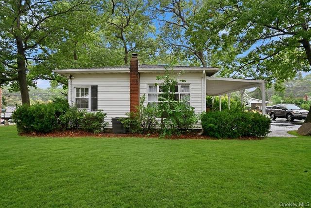89 W 4th Street, Ronkonkoma, NY 11779