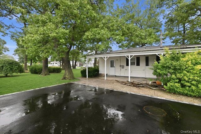 89 W 4th Street, Ronkonkoma, NY 11779