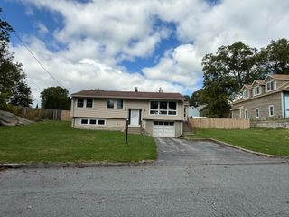 35 Greenhalge St., Worcester, MA 01604