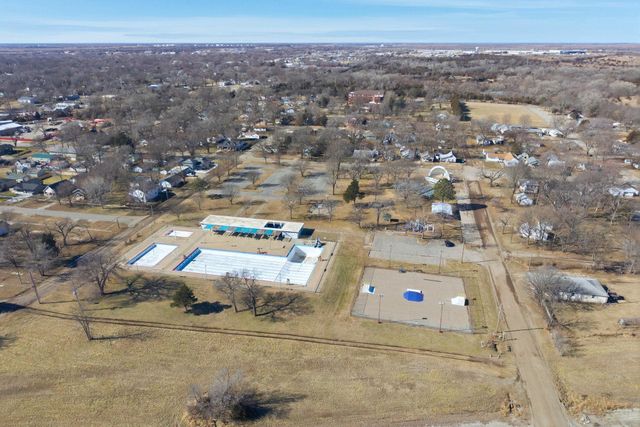 908 N Denver St, El Dorado, KS 67042