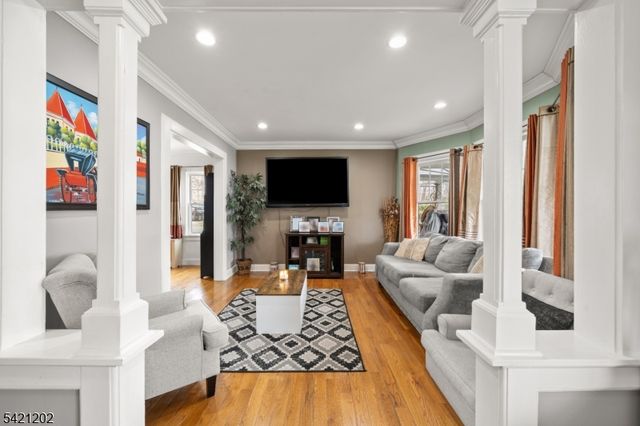 389 Colfax Ave, Clifton City, NJ 07013