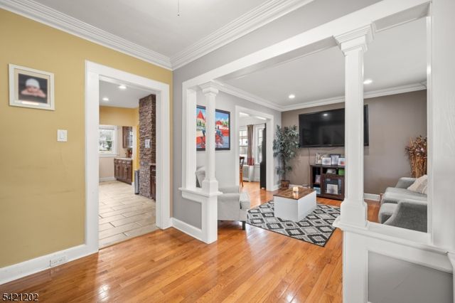 389 Colfax Ave, Clifton City, NJ 07013