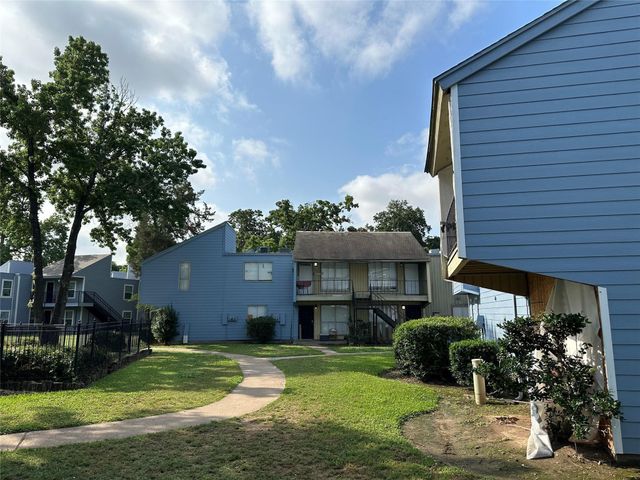 5625 Antoine Drive 1105, Houston, TX 77091