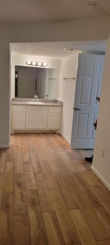 5625 Antoine Drive 1105, Houston, TX 77091