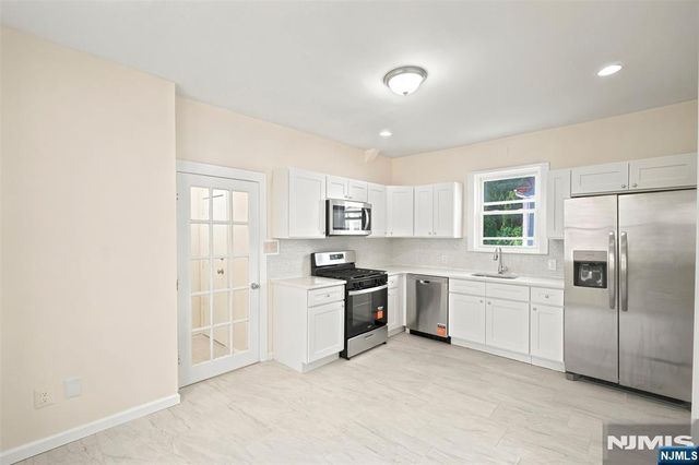 359-361 18th Street, Newark, NJ 07103