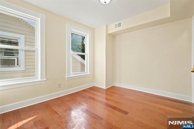 359-361 18th Street, Newark, NJ 07103